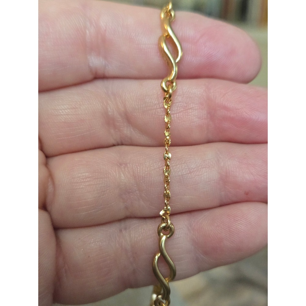 Avon Dainty Goldtone Bracelet Vintage